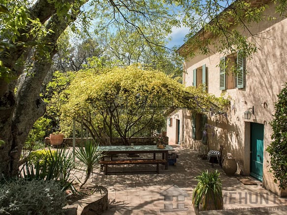 6 Bedroom Villa/House in Lorgues 20