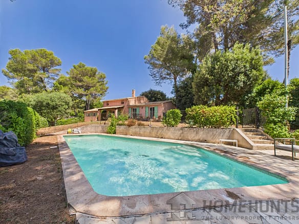 5 Bedroom Villa/House in Valbonne 9