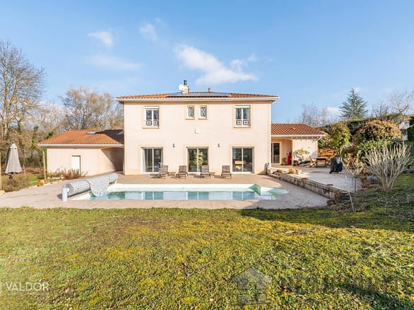 5 Bedroom Villa/House in Lachassagne 2