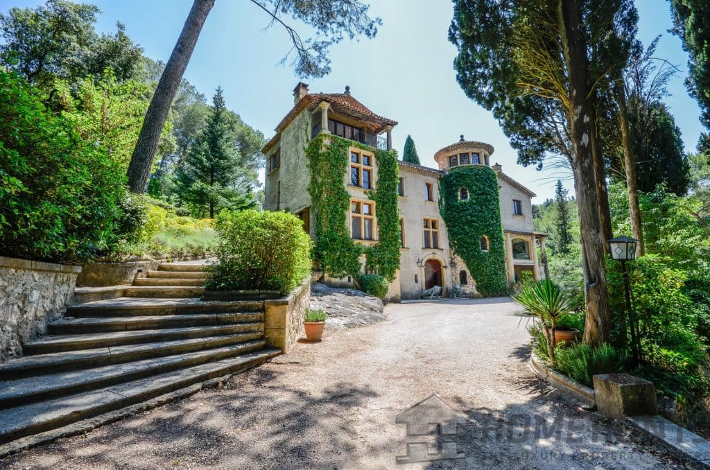 7 Bedroom Castle/Estates in Aix En Provence 13