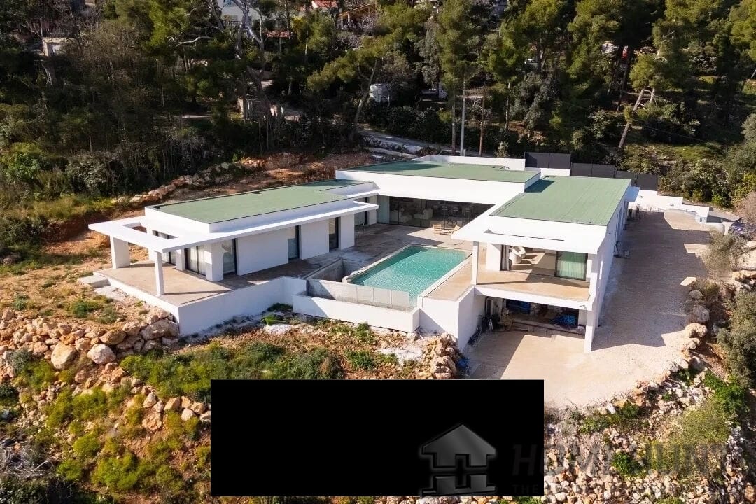 4 Bedroom Villa/House in Toulon 4