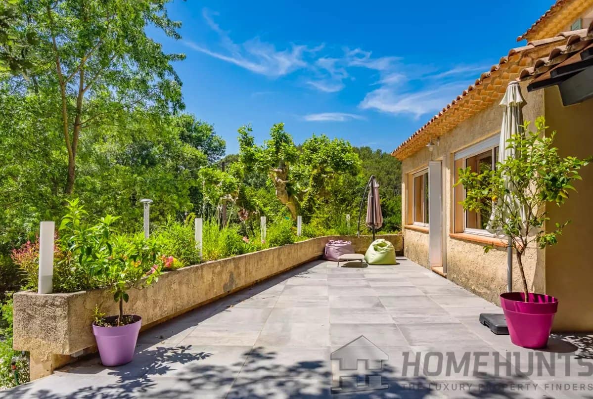 Villa/House For Sale in Aix En Provence 8