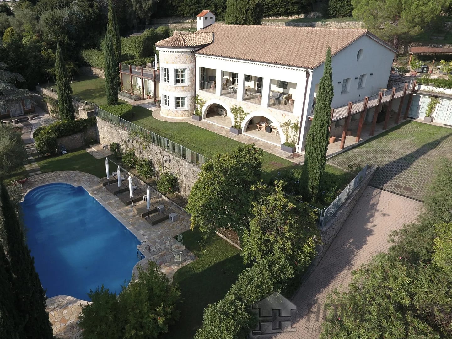 6 Bedroom Villa/House in Grasse 16