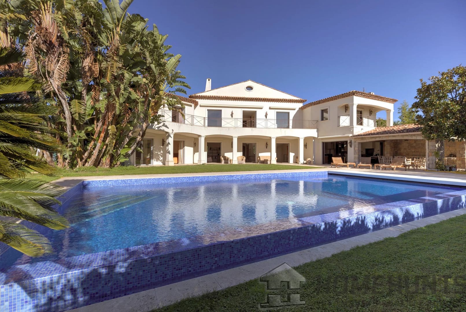 7 Bedroom Villa/House in Antibes 6