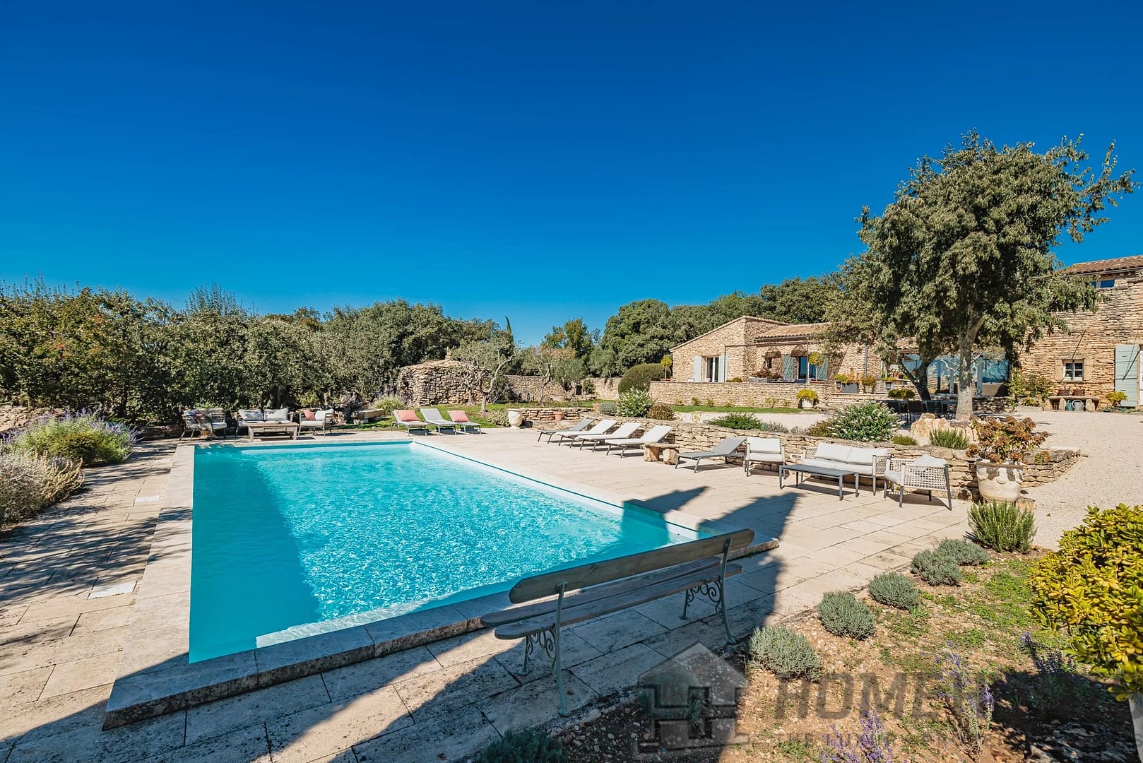 5 Bedroom Villa/House in Gordes 12