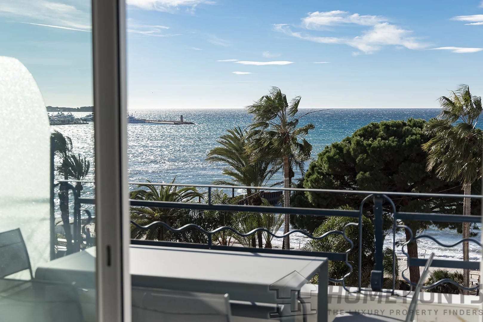 2 Bedroom Apartment in Cannes 8