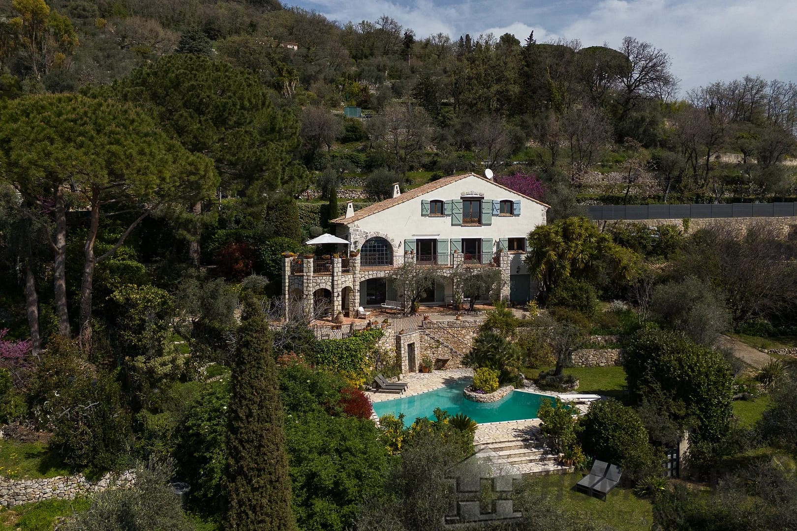 5 Bedroom Villa/House in Chateauneuf Grasse 9