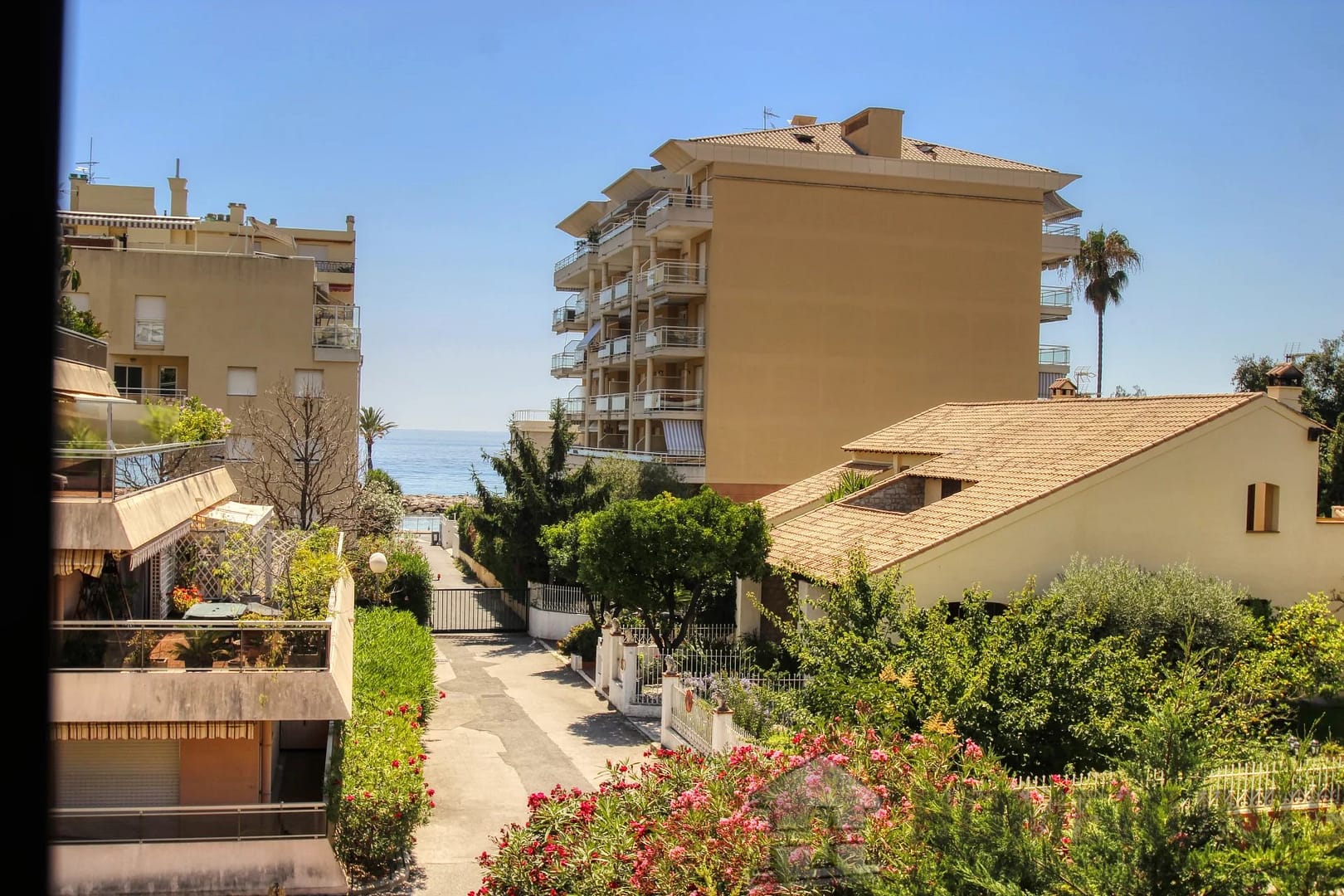 3 Bedroom Apartment in Roquebrune Cap Martin 6