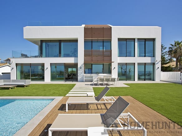 5 Bedroom Villa/House in New Golden Mile 24