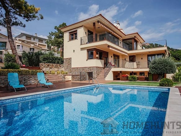 4 Bedroom Villa/House in Lloret De Mar 4