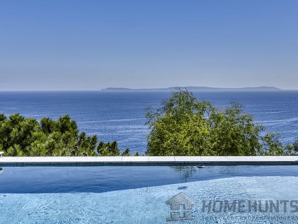4 Bedroom Villa/House in Rayol Canadel Sur Mer 9