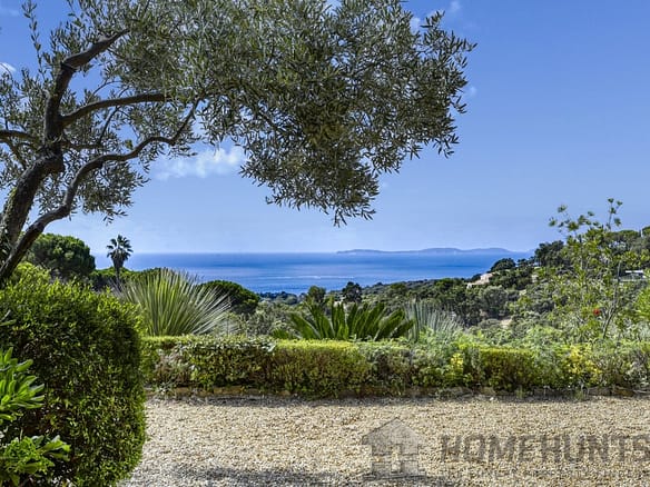 4 Bedroom Villa/House in La Croix Valmer 24