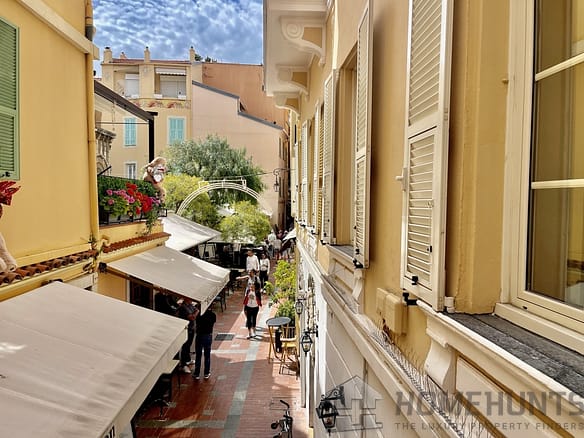 2 Bedroom Apartment in Monaco 36