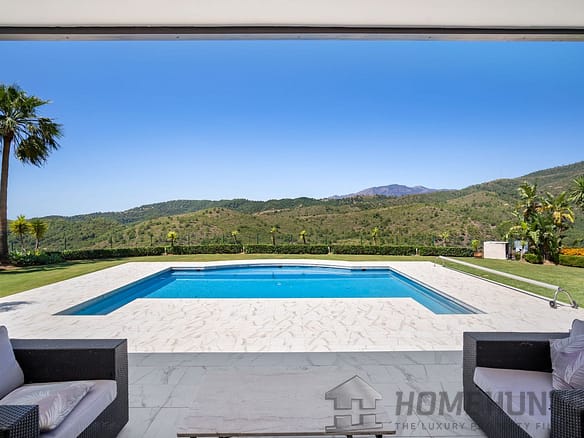 6 Bedroom Villa/House in Benahavis 8