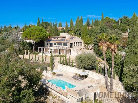 8 Bedroom Villa/House in Montauroux 8