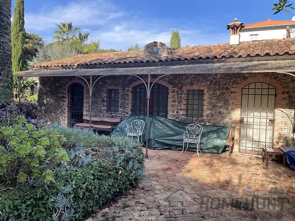 2 Bedroom Villa/House in Antibes 8
