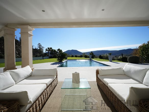5 Bedroom Villa/House in Plan De La Tour 14