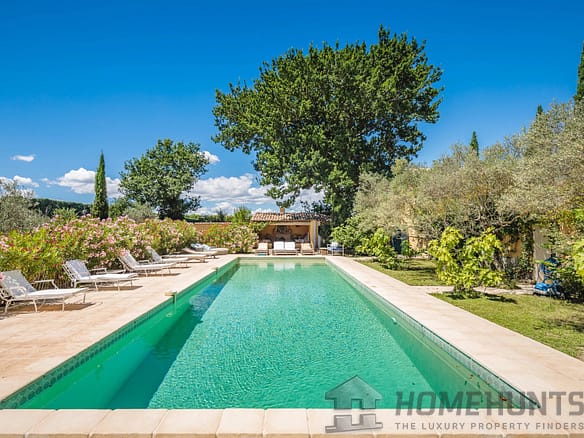 10 Bedroom Villa/House in Le Thor 24