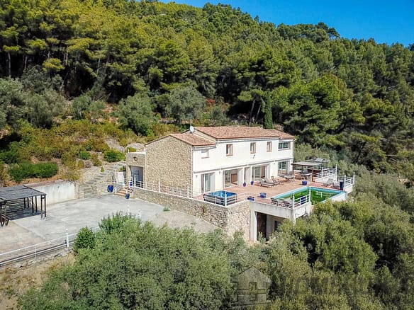 5 Bedroom Villa/House in Toulon 9