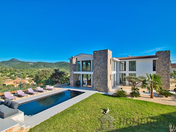 4 Bedroom Villa/House in Calvia 9