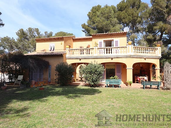 3 Bedroom Villa/House in Cavalaire Sur Mer 4