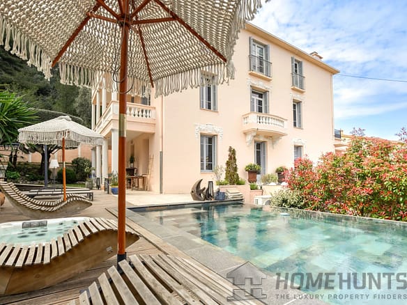 9 Bedroom Villa/House in Saint Laurent Du Var 9