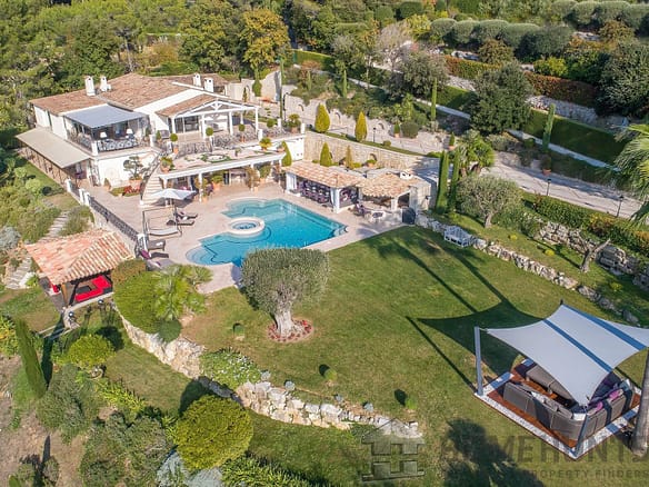 6 Bedroom Villa/House in La Colle Sur Loup 6