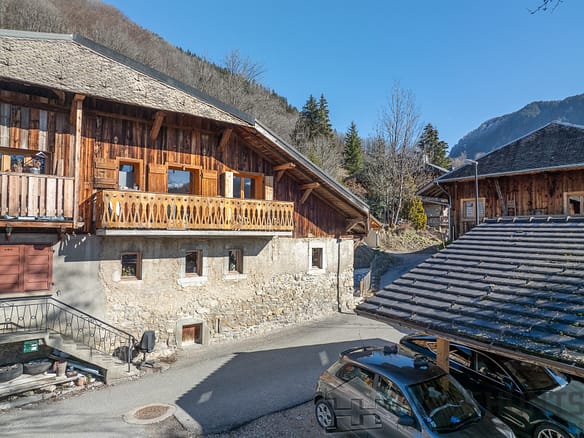 4 Bedroom Chalet in Montriond 3
