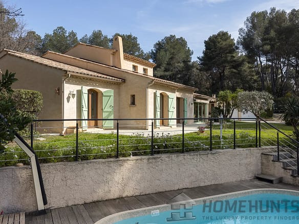 4 Bedroom Villa/House in St Paul 6