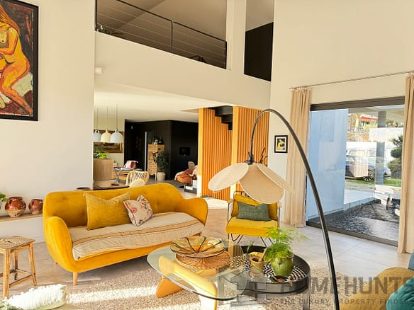 6 Bedroom Villa/House in La Cadiere D Azur 9