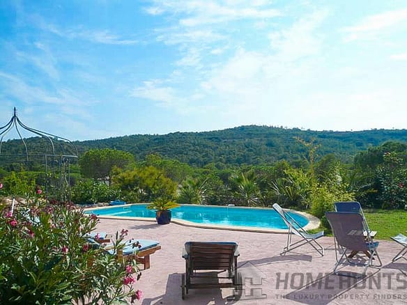 4 Bedroom Villa/House in St Raphael 30