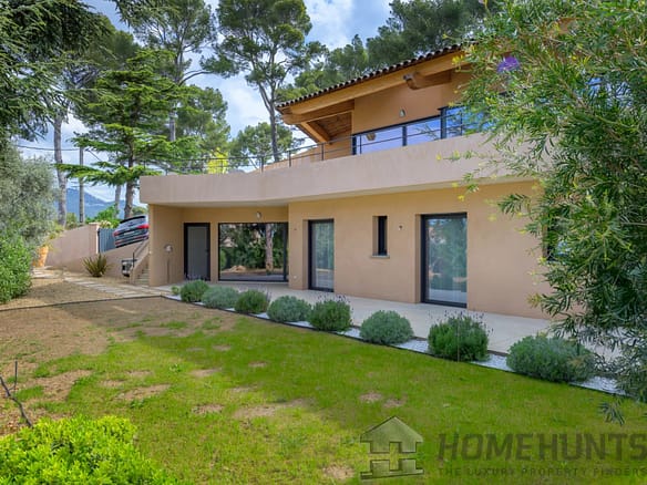 6 Bedroom Villa/House in Sanary Sur Mer 18
