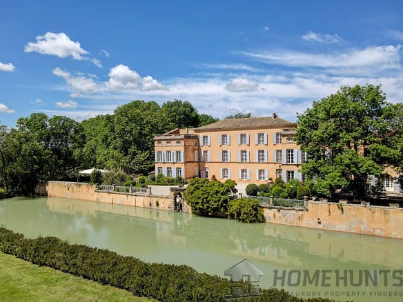 12 Bedroom Villa/House in Lambesc 12