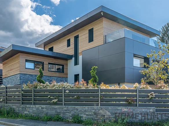 5 Bedroom Villa/House in Neuvecelle 7