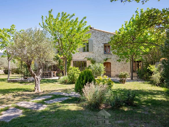 6 Bedroom Villa/House in Lourmarin 9