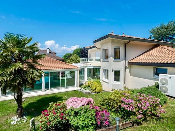 5 Bedroom Villa/House in Nernier 5