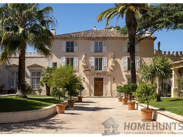9 Bedroom Castle/Estates in St Cyr Sur Mer 2
