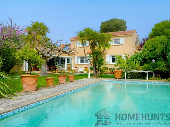 4 Bedroom Villa/House in Marseille 32