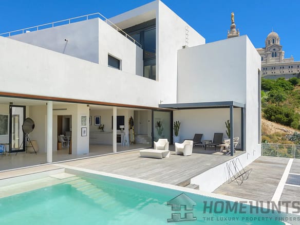 6 Bedroom Villa/House in Marseille 34