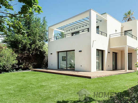 4 Bedroom Villa/House in Le Cannet 24
