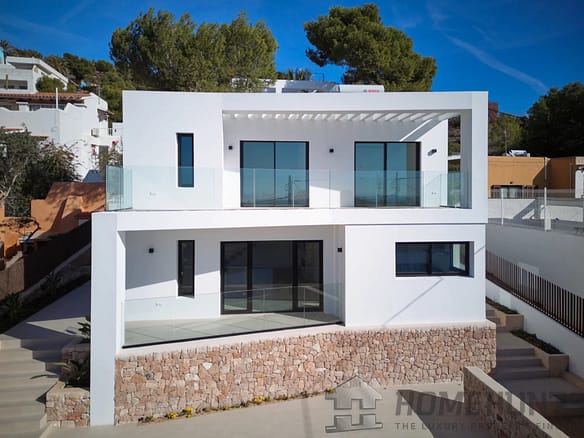 3 Bedroom Villa/House in Cap Martinet 8