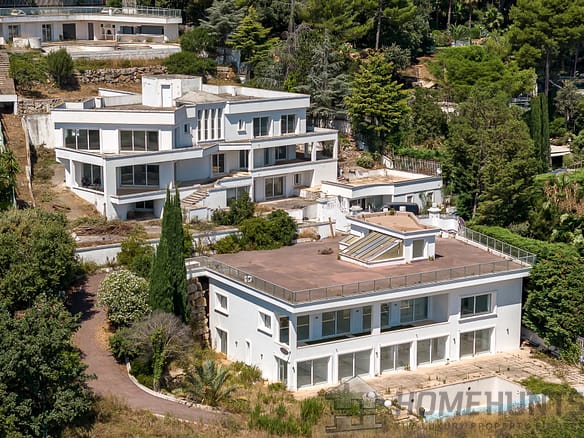 11 Bedroom Villa/House in Vallauris 5