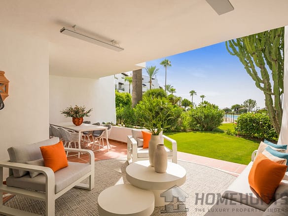 3 Bedroom Villa/House in New Golden Mile 5