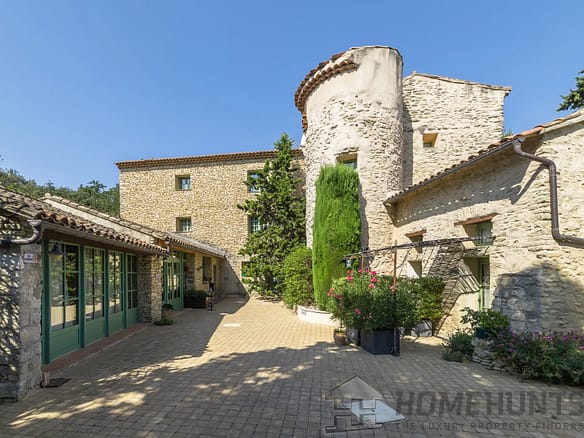15 Bedroom Villa/House in L Isle Sur La Sorgue 7