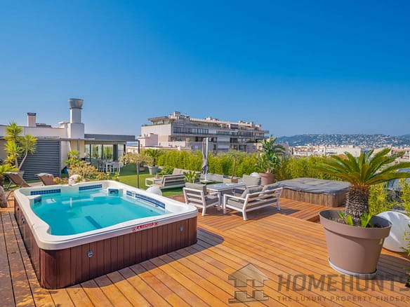 4 Bedroom Apartment in Juan Les Pins 7
