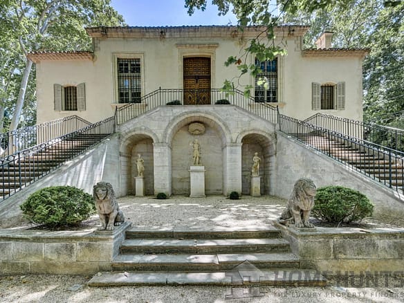 9 Bedroom Villa/House in Aix En Provence 20