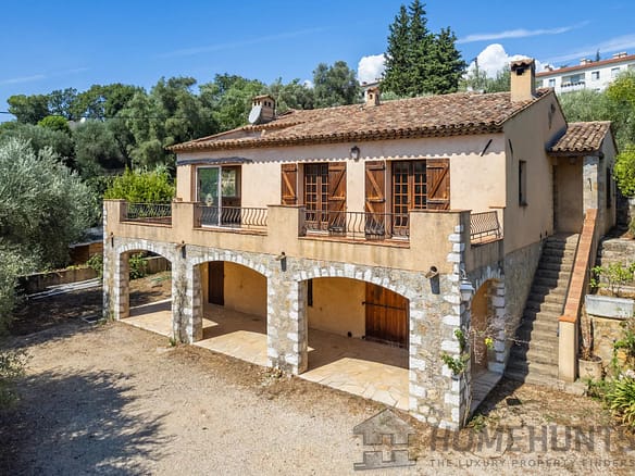 3 Bedroom Villa/House in Valbonne 34