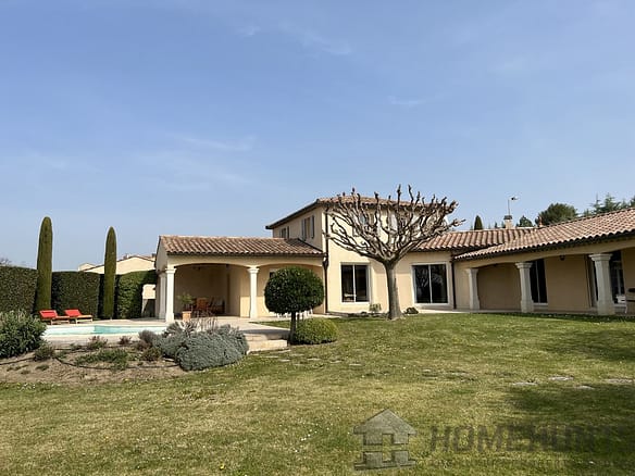5 Bedroom Villa/House in Blauzac 8