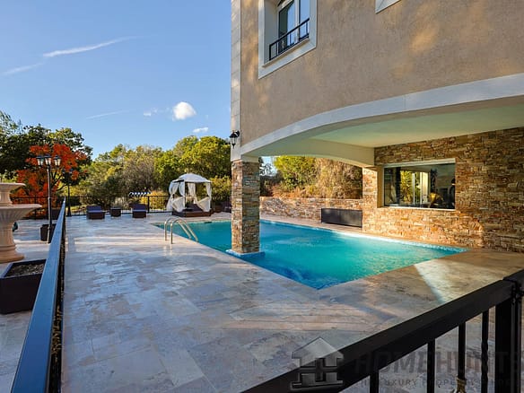 5 Bedroom Villa/House in La Londe Les Maures 7