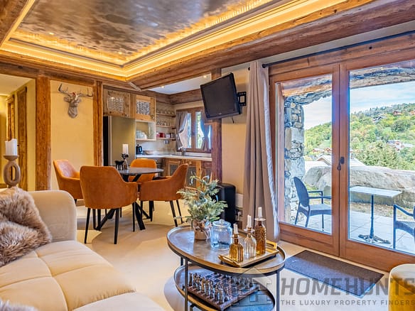 7 Bedroom Chalet in Meribel Les Allues 2
